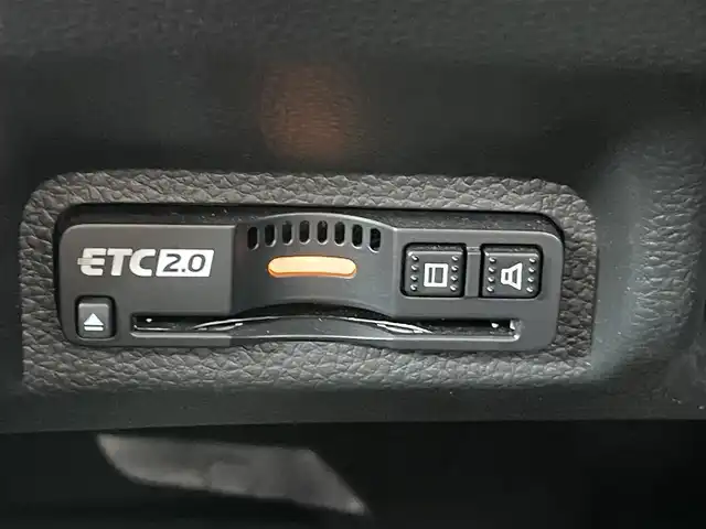 ホンダ ヴェゼル ハイブリッド e:HEV PLaY 千葉県 2023(令5)年 0.9万km サンドカーキパール パノラマルーフ/ホンダセンシング/・衝突軽減ブレーキ/レーンキープアシスト/・レーダークルーズコントロール・オートハイビーム/・クリアランスソナー・/ブラインドスポットモニター/・標識認識/踏み間違い防止/ホンダコネクトディスプレイナビ/・フルセグ/BT/USB/カープレイ/バックカメラ/ステアリングスイッチ/パドルシフト/ETC2.0/ワイヤレス充電/ハンズフリーパワースライドドア/ハーフレザーシート/シートヒーター(D/N席)/ステアリングヒーター/LEDヘッドライト/オートライト/フォグライト/スマートキー/プッシュスタート/純正フロアマット/純正18インチAW
