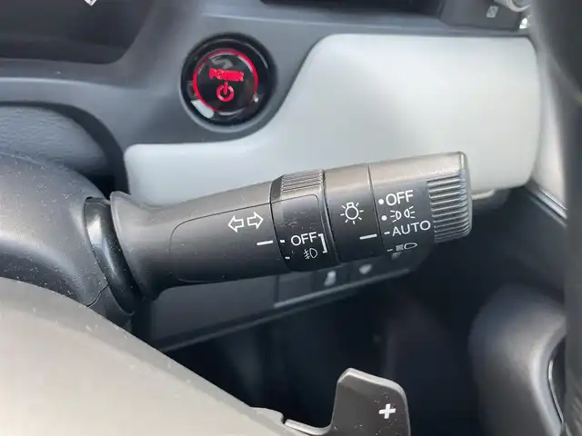 ホンダ ヴェゼル ハイブリッド e:HEV PLaY 千葉県 2023(令5)年 0.9万km サンドカーキパール パノラマルーフ/ホンダセンシング/・衝突軽減ブレーキ/レーンキープアシスト/・レーダークルーズコントロール・オートハイビーム/・クリアランスソナー・/ブラインドスポットモニター/・標識認識/踏み間違い防止/ホンダコネクトディスプレイナビ/・フルセグ/BT/USB/カープレイ/バックカメラ/ステアリングスイッチ/パドルシフト/ETC2.0/ワイヤレス充電/ハンズフリーパワースライドドア/ハーフレザーシート/シートヒーター(D/N席)/ステアリングヒーター/LEDヘッドライト/オートライト/フォグライト/スマートキー/プッシュスタート/純正フロアマット/純正18インチAW
