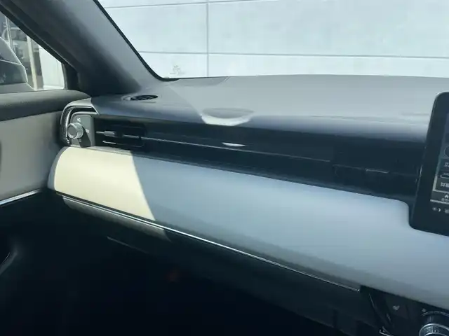 ホンダ ヴェゼル ハイブリッド e:HEV PLaY 千葉県 2023(令5)年 0.9万km サンドカーキパール パノラマルーフ/ホンダセンシング/・衝突軽減ブレーキ/レーンキープアシスト/・レーダークルーズコントロール・オートハイビーム/・クリアランスソナー・/ブラインドスポットモニター/・標識認識/踏み間違い防止/ホンダコネクトディスプレイナビ/・フルセグ/BT/USB/カープレイ/バックカメラ/ステアリングスイッチ/パドルシフト/ETC2.0/ワイヤレス充電/ハンズフリーパワースライドドア/ハーフレザーシート/シートヒーター(D/N席)/ステアリングヒーター/LEDヘッドライト/オートライト/フォグライト/スマートキー/プッシュスタート/純正フロアマット/純正18インチAW