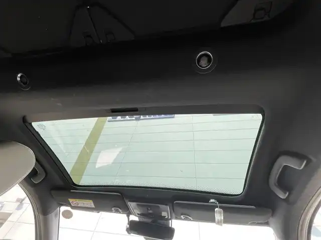 ホンダ ヴェゼル ハイブリッド e:HEV PLaY 千葉県 2023(令5)年 0.9万km サンドカーキパール パノラマルーフ/ホンダセンシング/・衝突軽減ブレーキ/レーンキープアシスト/・レーダークルーズコントロール・オートハイビーム/・クリアランスソナー・/ブラインドスポットモニター/・標識認識/踏み間違い防止/ホンダコネクトディスプレイナビ/・フルセグ/BT/USB/カープレイ/バックカメラ/ステアリングスイッチ/パドルシフト/ETC2.0/ワイヤレス充電/ハンズフリーパワースライドドア/ハーフレザーシート/シートヒーター(D/N席)/ステアリングヒーター/LEDヘッドライト/オートライト/フォグライト/スマートキー/プッシュスタート/純正フロアマット/純正18インチAW