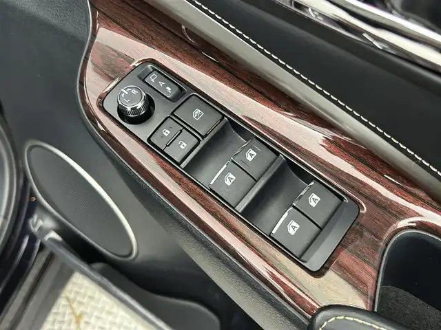 トヨタ ハリアー プレミアム 道央・札幌 2015(平27)年 7.7万km スパークリングブラックパールクリスタルシャイン ・ワンオーナー/・４WD/・社外ディスプレイオーディオ/・バックカメラ/・ETC/・社外前後ドライブレコーダー/・クルーズコントロール/・レーンキープアシスト/・オートハイビーム/・ハーフレザーシート/・D席パワーシート/・LEDヘッドライト/・フォグライト/・オートライト/・プッシュスタート/・スマートキー/・社外エンジンスターター/・純正フロアマット/・ドアバイザー