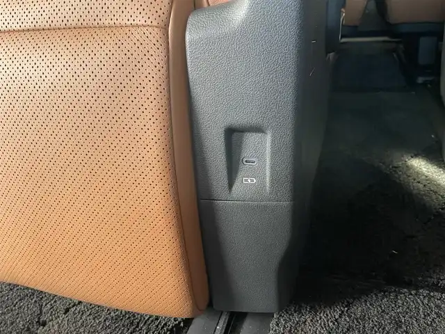 トヨタ ヴェルファイア ハイブリット Z プレミア 茨城県 2024(令6)年 1.7万km プラチナホワイトパールマイカ プリクラッシュセーフティ/ロードサインアシスト/フロントクロストラフィックアラート/レーンディパーチャーアラート/レーンチェンジアシスト/プロアクティブドライビングアシスト/リヤクロストラフィックアラート/ブラインドスポットモニター/後方車両接近告知/パーキングサポートブレーキ/リヤカメラディテクション/安心降車アシスト/周辺車両接近時サポート/クリアランスソナー/ガラスルーフ/パドルシフト/オットマン/パワーバックドア/LEDヘッドライト/純正フロアマット/ドラレコ前後/フリップダウンモニター/エアシート/ステアリングヒーター/シートメモリー