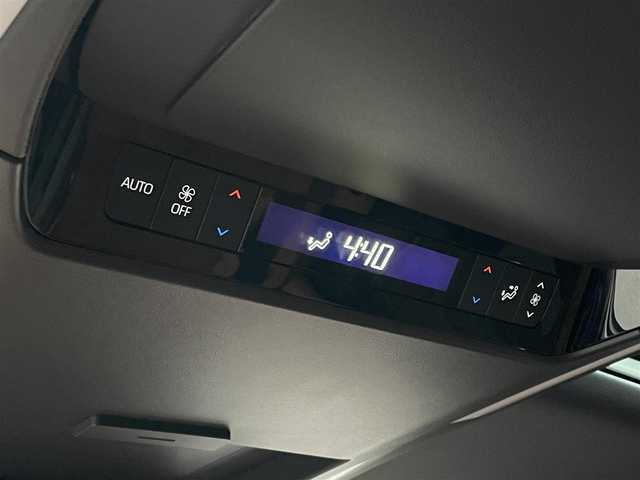 トヨタ ヴェルファイア ハイブリット Z プレミア 東京都 2024(令6)年 1.7万km プラチナホワイトパールマイカ 左右独立ムーンルーフ/トヨタチームメイト/・アドバンストパーク/・パーキングサポートブレーキ（周辺静止物）/・アドバンストドライブ/・緊急時操舵支援/・フロントクロストラフィックアラート/・レーンチェンジアシスト/・ドライバーモニターカメラ/セーフティセンス/・プリクラッシュセーフティ/・レーントレーシングアシスト/・全車速追従機能付レーダークルーズコントロール/・アダプティブハイビームシステム/・ロードサインアシスト/・ドライバー異常時対応システム/・プロアクティブドライビングアシスト/・発進遅れ告知機能/BSM/パーキングサポートブレーキ/12インチフリップダウンモニター/14インチディスプレイオーディオ/・車載ナビ/・地デジTV/・USB/HDMI/・AppleCarPlay/AndroidAuto/・ETC2.0/床下透過表示機能付パノラミックビューモニター/ヘッドアップディスプレイ/ドライブレコーダー/両側パワースライドドア/パワーバックドア/本革シート/シートヒーター/ベンチレーション/ステアリングヒーター