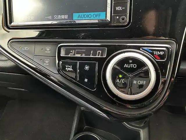 トヨタ アクア S 福島県 2020(令2)年 2.5万km スーパーホワイトⅡ 純正ナビ/バックカメラ/Bluetooth/前後ドライブレコーダー/プリクラッシュセーフティ/レーンディパーチャーアラート/ステアリングリモコン/オートマチックハイビーム