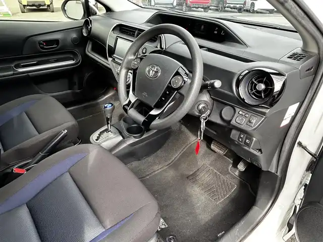 トヨタ アクア S 福島県 2020(令2)年 2.5万km スーパーホワイトⅡ 純正ナビ/バックカメラ/Bluetooth/前後ドライブレコーダー/プリクラッシュセーフティ/レーンディパーチャーアラート/ステアリングリモコン/オートマチックハイビーム