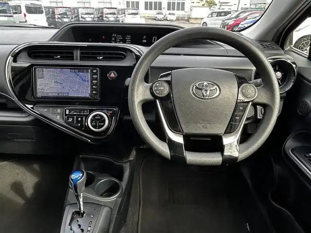 トヨタ アクア S 福島県 2020(令2)年 2.5万km スーパーホワイトⅡ 純正ナビ/バックカメラ/Bluetooth/前後ドライブレコーダー/プリクラッシュセーフティ/レーンディパーチャーアラート/ステアリングリモコン/オートマチックハイビーム
