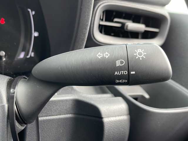 トヨタ シエンタ ハイブリッド Z 岩手県 2024(令6)年 2.8万km ダークグレー トヨタチームメイトアドバンストパーク　トヨタセーフティセンス　ハンズフリーパワスラ　純正１０．５型ナビ　全周囲Ｃ　ＡＣ１００Ｖ電源　ステアヒーター　寒冷地仕様　ハイビームアシスト　天井サーキュレーター