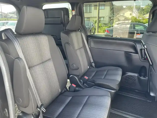 トヨタ ヴォクシー ZS 煌Ⅱ 宮崎県 2020(令2)年 4万km ブラック 純正SDナビ/（CD/DVD/AM/FM/BT)/フルセグTV/TVキャンセラー/ステアリングスイッチ/クルーズコントロール/両側パワースライドドア/アイドリングストップ/車線逸脱警報機能/クリアランスソナー/パーキングサポートブレーキ/トヨタセーフティセンス/ドライブレコーダー/オートハイビーム/ビルトインETC