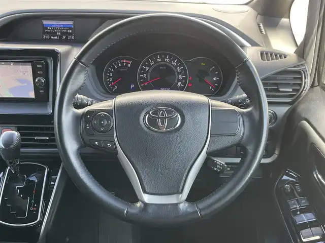 トヨタ ヴォクシー ZS 煌Ⅱ 宮崎県 2020(令2)年 4万km ブラック 純正SDナビ/（CD/DVD/AM/FM/BT)/フルセグTV/TVキャンセラー/ステアリングスイッチ/クルーズコントロール/両側パワースライドドア/アイドリングストップ/車線逸脱警報機能/クリアランスソナー/パーキングサポートブレーキ/トヨタセーフティセンス/ドライブレコーダー/オートハイビーム/ビルトインETC