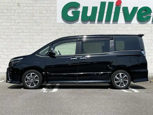 トヨタ ヴォクシー ZS 煌Ⅱ 宮崎県 2020(令2)年 4万km ブラック 純正SDナビ/（CD/DVD/AM/FM/BT)/フルセグTV/TVキャンセラー/ステアリングスイッチ/クルーズコントロール/両側パワースライドドア/アイドリングストップ/車線逸脱警報機能/クリアランスソナー/パーキングサポートブレーキ/トヨタセーフティセンス/ドライブレコーダー/オートハイビーム/ビルトインETC