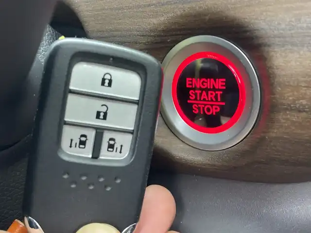 ホンダ フリード G ホンダセンシング 群馬県 2016(平28)年 2.5万km プレミアムディープロッソパール 純正ナビ　バックカメラ　衝突被害軽減ブレーキ　レーンアシスト　アダプティブクルーズコントロール　両側電動スライドドア　アイドリングストップ　前方ドライブレコーダー　ＬＥＤ　ＥＴＣ　スマートキー　禁煙車