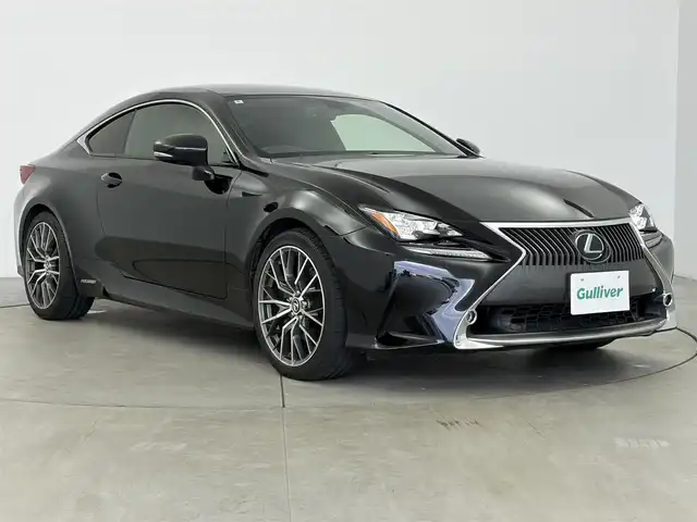 レクサス ＲＣ 300h バージョンL 愛知県 2016(平28)年 4.7万km スターライトブラックガラスフレーク 純正ナビ/フルセグTV/（AM/FM/CD/DVD/USB/Bluetooth）/バックカメラ/レーダークルーズコントロール/レクサスセーフティセンス/横滑り防止機能/レーンディパーチャーアラート/ブラインドスポットモニター/シートヒーター/シートクーラー/ステアリングヒーター/パドルシフト/三眼LEDヘッドライト/クリアランスソナー/パワーシート/メモリシート/オートライト/パドルシフト/純正19インチアルミホイール/純正フロアマット/プッシュスタート/黒レザー/スマートキー