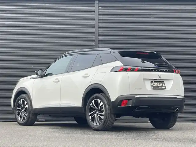 プジョー プジョー ２００８ GT ブルー HDi 山梨県 2023(令5)年 2万km BLANC NACRE 黒半革シート/全周囲カメラ/純正ディスプレイオーディオ　/ＡｎｄｒｏｉｄＡｕｔｏ/AppleCarPlay/LEDヘッドライト/オートハイビーム/アンビエンスライト　/ＡＣＣ　/ＬＫＡ　/ＢＳＡ/前席シートヒーター　/ＥＴＣ　/アイドリングストップ　/パドルシフト　/前後ドラレコ