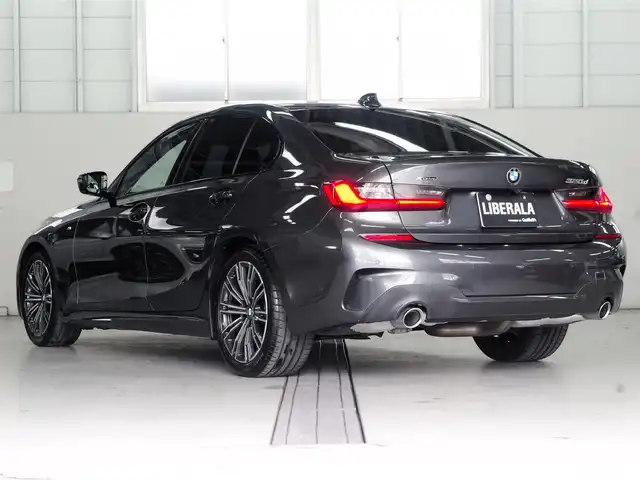 ＢＭＷ ＢＭＷ ３２０ｄ xDrive Mスポーツ 兵庫県 2021(令3)年 0.9万km ミネラルグレー 純正ナビ/全方位カメラ/ワイヤレス充電/純正前後ドライブレコーダー/ETC/シートヒーター（D+N席)/アダプティブクルーズコントロール/レーンキープアシスト/ブラインドスポットモニター/ブラウンレザーシート/アンビエントライト/パワーバックドア/コンフォートアクセス/Bluetooth/Apple Car Plqy/衝突軽減ブレーキ/LEDヘッドライト/オートマチックハイビーム/純正フロアマット/パワーシート（D+N席）/純正18インチ純正AW/ワンオーナー/スペアキー有