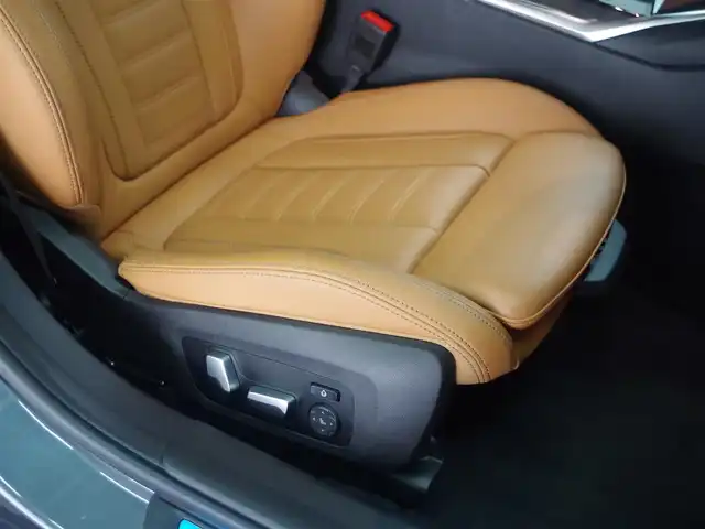 ＢＭＷ ＢＭＷ ３２０ｄ xDrive Mスポーツ 兵庫県 2021(令3)年 0.9万km ミネラルグレー 純正ナビ/全方位カメラ/ワイヤレス充電/純正前後ドライブレコーダー/ETC/シートヒーター（D+N席)/アダプティブクルーズコントロール/レーンキープアシスト/ブラインドスポットモニター/ブラウンレザーシート/アンビエントライト/パワーバックドア/コンフォートアクセス/Bluetooth/Apple Car Plqy/衝突軽減ブレーキ/LEDヘッドライト/オートマチックハイビーム/純正フロアマット/パワーシート（D+N席）/純正18インチ純正AW/ワンオーナー/スペアキー有