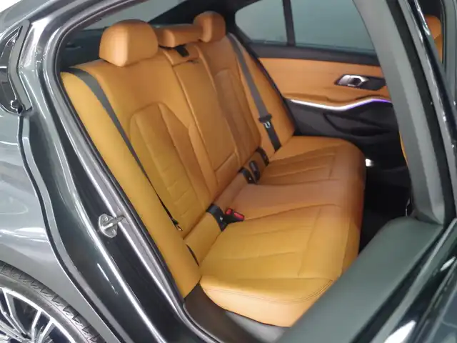 ＢＭＷ ＢＭＷ ３２０ｄ xDrive Mスポーツ 兵庫県 2021(令3)年 0.9万km ミネラルグレー 純正ナビ/全方位カメラ/ワイヤレス充電/純正前後ドライブレコーダー/ETC/シートヒーター（D+N席)/アダプティブクルーズコントロール/レーンキープアシスト/ブラインドスポットモニター/ブラウンレザーシート/アンビエントライト/パワーバックドア/コンフォートアクセス/Bluetooth/Apple Car Plqy/衝突軽減ブレーキ/LEDヘッドライト/オートマチックハイビーム/純正フロアマット/パワーシート（D+N席）/純正18インチ純正AW/ワンオーナー/スペアキー有