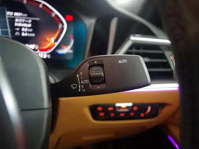 ＢＭＷ ＢＭＷ ３２０ｄ xDrive Mスポーツ 兵庫県 2021(令3)年 0.9万km ミネラルグレー 純正ナビ/全方位カメラ/ワイヤレス充電/純正前後ドライブレコーダー/ETC/シートヒーター（D+N席)/アダプティブクルーズコントロール/レーンキープアシスト/ブラインドスポットモニター/ブラウンレザーシート/アンビエントライト/パワーバックドア/コンフォートアクセス/Bluetooth/Apple Car Plqy/衝突軽減ブレーキ/LEDヘッドライト/オートマチックハイビーム/純正フロアマット/パワーシート（D+N席）/純正18インチ純正AW/ワンオーナー/スペアキー有