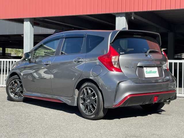 日産 ノート ニスモ 神奈川県 2015(平27)年 5万km ダークメタルグレー スーパーチャージャー/純正SDナビ【MC315D-W】/・DTV/CD/DVD/BT/AUX		/バックカメラ/ETC			/純正16インチAW/ルーフエンドスポイラー/オートライト/純正LEDヘッドライト/バックフォグ			/プッシュEgスタート/ストップ/インテリジェントキー×2			/ターンランプ付電動格納ドアミラー/ドアバイザー/純正フロアマット/取扱説明書/ナビ取扱説明書/新車時保証書