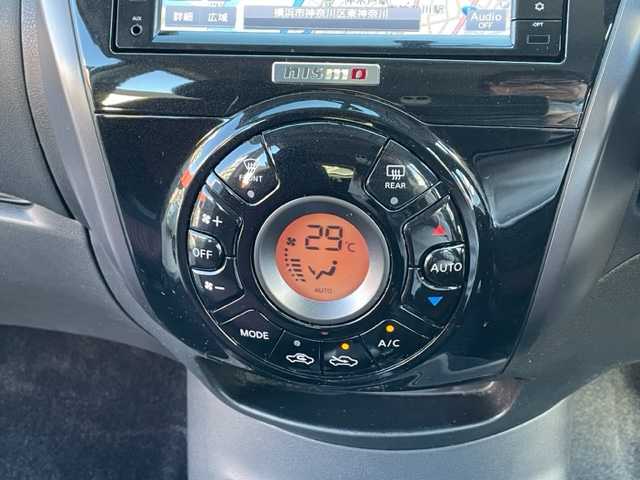 日産 ノート ニスモ 神奈川県 2015(平27)年 5万km ダークメタルグレー スーパーチャージャー/純正SDナビ【MC315D-W】/・DTV/CD/DVD/BT/AUX		/バックカメラ/ETC			/純正16インチAW/ルーフエンドスポイラー/オートライト/純正LEDヘッドライト/バックフォグ			/プッシュEgスタート/ストップ/インテリジェントキー×2			/ターンランプ付電動格納ドアミラー/ドアバイザー/純正フロアマット/取扱説明書/ナビ取扱説明書/新車時保証書