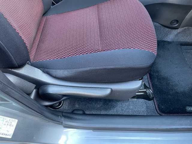 日産 ノート ニスモ 神奈川県 2015(平27)年 5万km ダークメタルグレー スーパーチャージャー/純正SDナビ【MC315D-W】/・DTV/CD/DVD/BT/AUX		/バックカメラ/ETC			/純正16インチAW/ルーフエンドスポイラー/オートライト/純正LEDヘッドライト/バックフォグ			/プッシュEgスタート/ストップ/インテリジェントキー×2			/ターンランプ付電動格納ドアミラー/ドアバイザー/純正フロアマット/取扱説明書/ナビ取扱説明書/新車時保証書