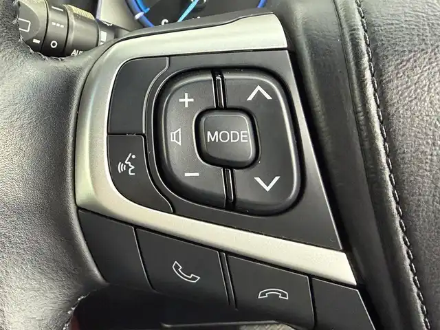 トヨタ ハリアー ハイブリッド プレミアム アドバンスドP 愛知県 2015(平27)年 2.8万km スパークリングブラックパールクリスタルシャイン モデリスタフルエアロ/JBLプレミアムサウンド/パノラミックビューモニター/ブラックレザーシート/メーカーナビ/・フルセグTV/・Disc/・Bluetooth/・ラジオ/前席パワーシート/前席シートヒーター/ETC/レーダークルーズコントロール/パワーバックドア/LEDヘッドライト/シートメモリー/プリクラッシュセーフティ/オートマチックハイビーム/ワイヤレス充電/クリアランスソナー/ステアリングスイッチ/先行車発進お知らせ機能/プッシュスタート