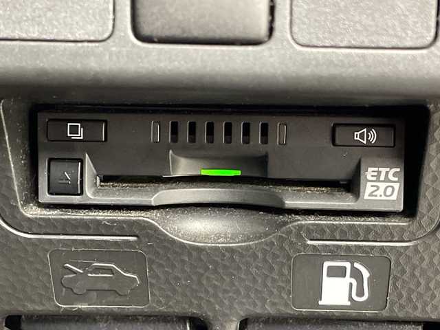 トヨタ タンク カスタムG－T 群馬県 2020(令2)年 2万km マゼンタベリーマイカM 純正１２型後席モニター　純正９型ナビ　フルセグＴＶ　全周囲カメラ　衝突被害軽減システム　クルーズコントロール　両側電動スライドドア　シートヒーター　ステアリングスイッチ　ＬＥＤライト　ＥＴＣ　禁煙車