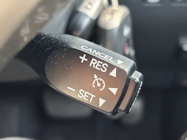 レクサス ＲＸ 450h バージョンL 宮城県 2013(平25)年 2.7万km ホワイトパールクリスタルシャイン 登録時走行距離26624km/純正ナビ/AM・FM・TV・Bluetooth・CD/ヘッドアップディスプレイ/シートメモリー/クルーズコントロール/ドライブレコーダー/ビルトインETC/バックカメラ/エンジンスターター/レーダー探知機/前席シートヒーター/ステアリングヒーター/パワーバックドア/クリアランスソナー/前席パワーシート/ドアバイザー/ヘッドライトウォッシャー/フォグランプ/純正フロアマット