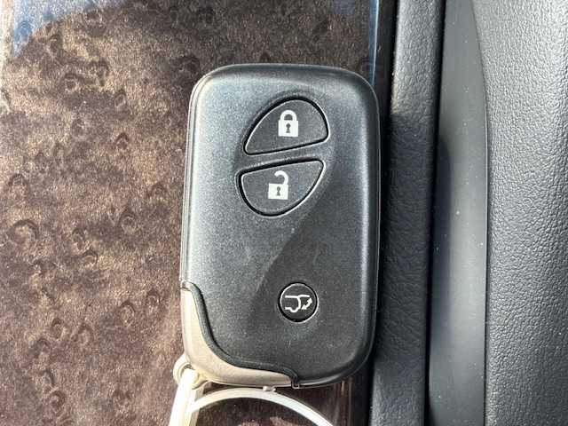 レクサス ＲＸ 450h バージョンL 宮城県 2013(平25)年 2.7万km ホワイトパールクリスタルシャイン 登録時走行距離26624km/純正ナビ/AM・FM・TV・Bluetooth・CD/ヘッドアップディスプレイ/シートメモリー/クルーズコントロール/ドライブレコーダー/ビルトインETC/バックカメラ/エンジンスターター/レーダー探知機/前席シートヒーター/ステアリングヒーター/パワーバックドア/クリアランスソナー/前席パワーシート/ドアバイザー/ヘッドライトウォッシャー/フォグランプ/純正フロアマット