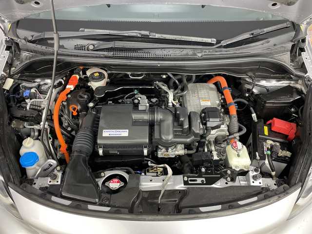 ホンダ フィット e:HEVネス 道央・札幌 2020(令2)年 5.7万km 緑／グレー ・4WD/・ワンオーナー/・寒冷地仕様/・社外ナビ/（CD DVD SD BT USB フルセグ）/・ホンダセンシング/・アクセントツートン/・レーダークルーズ/・ドアミラーヒーター/・ホンダコネクトフォーギャザズ/・コンフォートビューパッケージ/・純正１６AW/・社外ドラレコ前のみ/・LEDヘッドライト