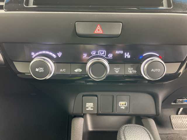 ホンダ フィット e:HEVネス 道央・札幌 2020(令2)年 5.7万km 緑／グレー ・4WD/・ワンオーナー/・寒冷地仕様/・社外ナビ/（CD DVD SD BT USB フルセグ）/・ホンダセンシング/・アクセントツートン/・レーダークルーズ/・ドアミラーヒーター/・ホンダコネクトフォーギャザズ/・コンフォートビューパッケージ/・純正１６AW/・社外ドラレコ前のみ/・LEDヘッドライト