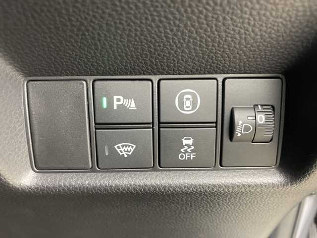 ホンダ フィット e:HEVネス 道央・札幌 2020(令2)年 5.7万km 緑／グレー ・4WD/・ワンオーナー/・寒冷地仕様/・社外ナビ/（CD DVD SD BT USB フルセグ）/・ホンダセンシング/・アクセントツートン/・レーダークルーズ/・ドアミラーヒーター/・ホンダコネクトフォーギャザズ/・コンフォートビューパッケージ/・純正１６AW/・社外ドラレコ前のみ/・LEDヘッドライト