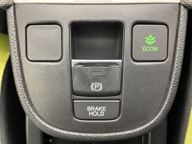 ホンダ フィット e:HEVネス 道央・札幌 2020(令2)年 5.7万km 緑／グレー ・4WD/・ワンオーナー/・寒冷地仕様/・社外ナビ/（CD DVD SD BT USB フルセグ）/・ホンダセンシング/・アクセントツートン/・レーダークルーズ/・ドアミラーヒーター/・ホンダコネクトフォーギャザズ/・コンフォートビューパッケージ/・純正１６AW/・社外ドラレコ前のみ/・LEDヘッドライト