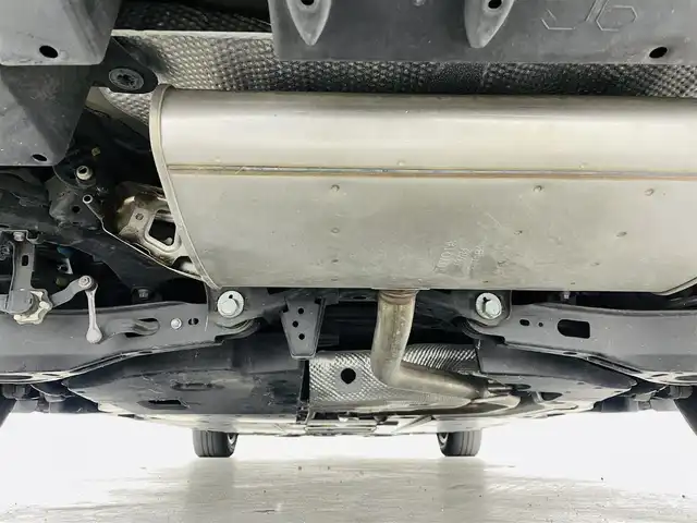 トヨタ プリウス Sセーフティプラス 福島県 2018(平30)年 6.1万km スティールブロンドM トヨタセーフティセンス/・プリクラッシュセーフティ/・レーンディパーチャーアラート/・コーナーセンサー/・オートマチックハイビーム/純正ナビ/・型番：NSZT-W68T/・フルセグTV/Bluetooth/CD/DVD/・バックカメラ/・ビルトインETC/アイドリングストップ/アダプティブクルーズコントロール/パーキングアシスト/横滑り防止/革巻きステアリング/・ステアリングリモコン/プッシュスタート/・スマートキー/LEDヘッドライト/・オートライト/・フォグライト/純正フロアマット/ドアバイザー