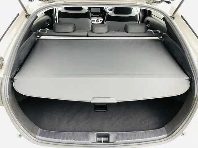 トヨタ プリウス Sセーフティプラス 福島県 2018(平30)年 6.1万km スティールブロンドM トヨタセーフティセンス/・プリクラッシュセーフティ/・レーンディパーチャーアラート/・コーナーセンサー/・オートマチックハイビーム/純正ナビ/・型番：NSZT-W68T/・フルセグTV/Bluetooth/CD/DVD/・バックカメラ/・ビルトインETC/アイドリングストップ/アダプティブクルーズコントロール/パーキングアシスト/横滑り防止/革巻きステアリング/・ステアリングリモコン/プッシュスタート/・スマートキー/LEDヘッドライト/・オートライト/・フォグライト/純正フロアマット/ドアバイザー