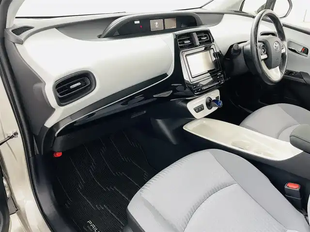 トヨタ プリウス Sセーフティプラス 福島県 2018(平30)年 6.1万km スティールブロンドM トヨタセーフティセンス/・プリクラッシュセーフティ/・レーンディパーチャーアラート/・コーナーセンサー/・オートマチックハイビーム/純正ナビ/・型番：NSZT-W68T/・フルセグTV/Bluetooth/CD/DVD/・バックカメラ/・ビルトインETC/アイドリングストップ/アダプティブクルーズコントロール/パーキングアシスト/横滑り防止/革巻きステアリング/・ステアリングリモコン/プッシュスタート/・スマートキー/LEDヘッドライト/・オートライト/・フォグライト/純正フロアマット/ドアバイザー