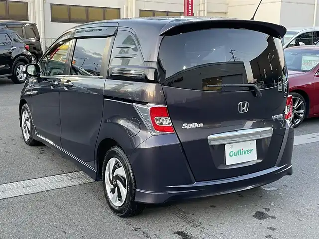 ホンダ フリード スパイク ハイブリット プレミアムエディション 群馬県 2015(平27)年 7万km グラマラスモーブP 純正8インチナビ/・AM/FM/フルセグTV/・CD/DVD/MSV/・Bluetooth/SD/横滑り防止/オートライト/クルーズコントロール/バックカメラ/両側電動スライドドア/ETC/純正フロアマット/純正ドアバイザー/スマートキー