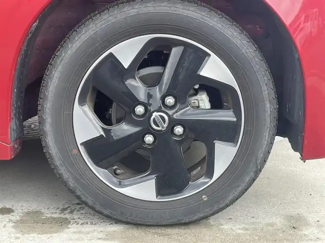 日産 ルークス ハイウェイスター X 愛媛県 2022(令4)年 0.4万km スパークリングレッド/ブラック 純正9インチモニターナビ/(Bluetooth/CD/SD/DVD/AUX/フルセグ)/アラウンドビューモニター/パワースライドドア/インテリジェントエマージェンシーブレーキ/踏み間違え防止アシスト/車線逸脱警報/LEDオートヘッドライト/オートマチックハイビーム/フォグランプ/プッシュスタート/スマートキー/アイドリングストップ/純正ドアバイザー/フロアマット/横滑り防止装置/ヘッドランプレベライザー/リアロールサンシェード/純正14インチアルミホイール