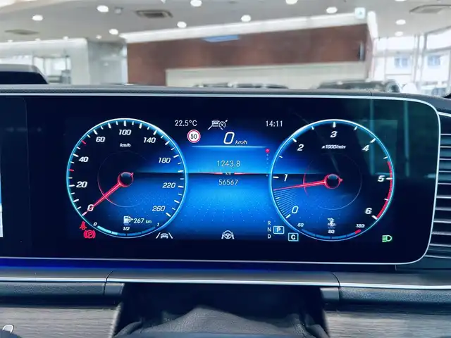 メルセデス・ベンツ Ｍ・ベンツ ＧＬＳ４００ｄ 4マチック AMGライン 大阪府 2023(令5)年 5.7万km オブシディアンブラック オフロードエンジニアリングP/レザーエクスクルーシブP/レーダーセーフティP/サンルーフ/HUD/黒革/メモリ付きパワーシート/エアシートヒーター/ブルメスター/純正ナビ/TV/360度カメラ/applecarplay/電動リアゲート/電動格納サードシート/純正21インチAW/LEDヘッドライト/アンビエントライト/ブラインドスポット/パフュームアトマイザー/ドアイージークローザー/ワイヤレス充電
