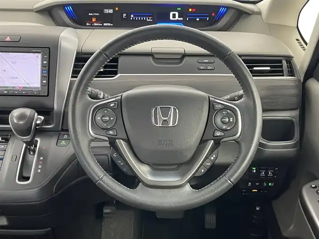 ホンダ フリード＋ G ホンダセンシング 埼玉県 2018(平30)年 2.9万km ブルーホライゾンM 純正ナビ　バックカメラ　ビルトインＥＴＣ　アダクティブクルーズコントロール　両側パワースライドドア　ハーフレザー　ドライブレコーダー　衝突軽減　純正アルミ　Ｂｌｕｅｔｏｏｔｈ　ＣＤ再生　LEDライト