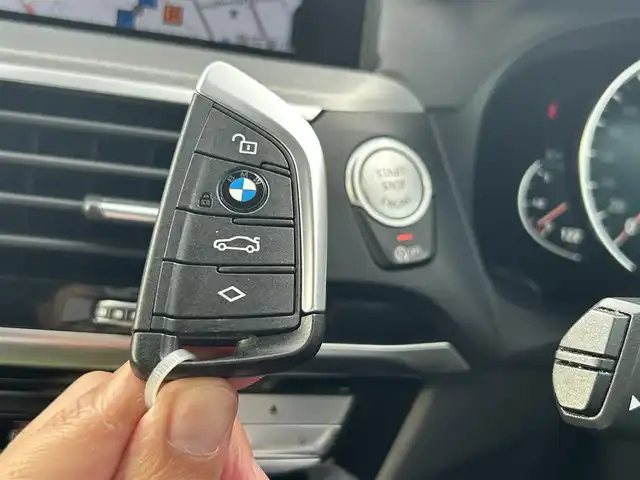ＢＭＷ Ｘ３ xDrive20d Mスポーツ 滋賀県 2017(平29)年 5.5万km サファイアブラックP ワンオーナー/純正HDDナビ/TV/CD/DVD/BT/USB/360°カメラ/インテリジェントセーフティ/ドラレコ/前後PDC/ハーフレザーシート/パワーシート/電動リアゲート/アダプティプLEDヘッドライト/ACC/LKA/BSM/ワイヤレスチャージ/ルームミラーETC