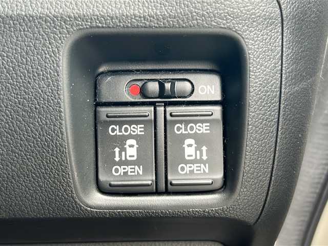 ホンダ Ｎ ＢＯＸ カスタム G SSパッケージ 山口県 2014(平26)年 8.7万km プレミアムホワイトパール ワンオーナー/禁煙車/スマートキー/プッシュスタート/ETC/両側パワースライドドア/純正SDナビ/(TV/BT/DVD/ラジオ)/バックカメラ/純正フロアマット/純正アルミホイール/ドアバイザー/シートヒーター/オートエアコン/オートライト/パワーウィンドウ/横滑り防止装置/CTBA/保証書/取扱説明書/記録簿