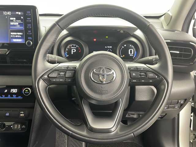 トヨタ ヤリスクロス G 道央・札幌 2020(令2)年 5.6万km ホワイトパールクリスタルシャイン ・4WD/・寒冷地仕様/・純正ディスプレイオーディオ&BT&CD&DVD&フルセグ&MiraCast/・トヨタセーフティセンス/・レーントレーシングアシスト/・プリクラッシュセーフティ/・ブラインドスポットモニター/・クリアランスソナー/・リアクロストラフィックアラート/・ロードサインアシスト/・バックカメラ/・レーダークルーズコントロール/・フロントワイパーデアイサー/・ミラーヒーター/・純正エンジンスターター/・社外ドライブレコーダー/・純正フロアマット/・ビルトインETC/・ステアリングスイッチ/・革巻きステアリング/・ダウンヒルアシストコントロール/・オートマチックハイビーム/・オートライト/・LEDヘッドライト/・ヘッドライトレベライザー/・DRIVEMODE/・SNOWMODE/・スマートキー/・スペアキー/・プッシュスタート/・純正16インチAW/・横滑り防止