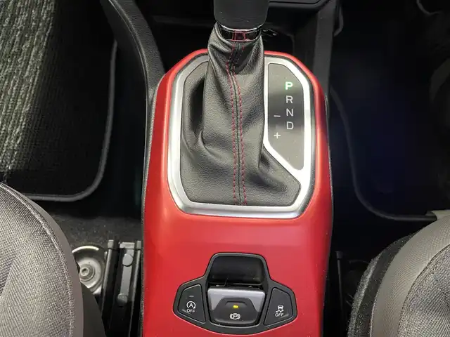 クライスラー・ジープ ジープ レネゲード トレイルホーク 福島県 2021(令3)年 6.4万km 青Ｍ ワンオーナー/4WD/純正メモリーナビ/AM/FM/BT/USB/AUX/フルセグTV/純正17インチAW(社外17AW＋冬タイヤ積込)/クルーズコントロール/リアクリアランスソナー/アイドリングストップ/バックカメラ/ルーフレール/プッシュスタート/オートライト/LEDヘッドライト/フォグ/リアフォグ/フロアマット/ETC 2.0