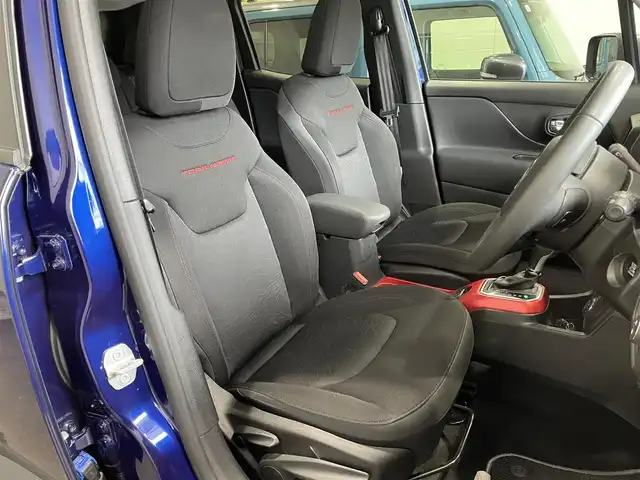 クライスラー・ジープ ジープ レネゲード トレイルホーク 福島県 2021(令3)年 6.4万km 青Ｍ ワンオーナー/4WD/純正メモリーナビ/AM/FM/BT/USB/AUX/フルセグTV/純正17インチAW(社外17AW＋冬タイヤ積込)/クルーズコントロール/リアクリアランスソナー/アイドリングストップ/バックカメラ/ルーフレール/プッシュスタート/オートライト/LEDヘッドライト/フォグ/リアフォグ/フロアマット/ETC 2.0