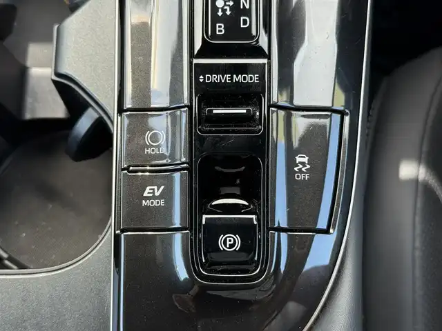 トヨタ クラウン スポーツ Z 千葉県 2024(令6)年 1.1万km プレシャスホワイトパール トヨタセーフティセンス/純正12.3インチナビ/全方位カメラ/Bluetooth/フルセグTV/置くだけ充電器/レーダークルーズコントロール/パノラマルーフ/自動駐車システム/BSM/デジタルインナーミラー/D/N席パワーシート/ベンチレーション/シートヒーター/オートブレーキホールド/ステアリングリモコン