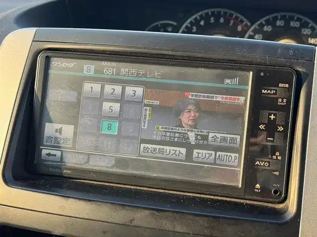 トヨタ ノア YY 滋賀県 2010(平22)年 10.8万km ブラック 純正ナビ/　地デジ Bluetooth SD CD DVD  AUX AM FM/バックカメラ/両側スライドドア/ビルトインETC/純正フロアマット/純正ドアバイザー/ヘッドライトレベライザー/オールオートパワーウィンドウ/社外15インチアルミ/スペアキー有り/取扱説明書/保証書/