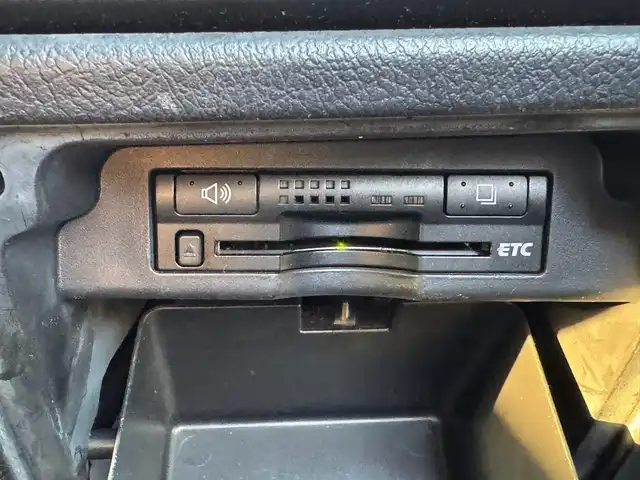 トヨタ ノア YY 滋賀県 2010(平22)年 10.8万km ブラック 純正ナビ/　地デジ Bluetooth SD CD DVD  AUX AM FM/バックカメラ/両側スライドドア/ビルトインETC/純正フロアマット/純正ドアバイザー/ヘッドライトレベライザー/オールオートパワーウィンドウ/社外15インチアルミ/スペアキー有り/取扱説明書/保証書/