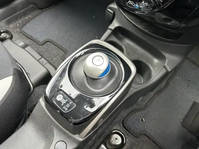 日産 ノート e－パワー X Bアロー 静岡県 2020(令2)年 4.8万km ブリリアントシルバー 社外ナビ/・フルセグTV/・Bluetooth接続/・DVD再生/インテリジェントルームミラー/アラウンドビューモニター/エマージェンシーブレーキ/前後コーナーセンサー/プッシュスタート/スマートキー/スペアキー/ETC/オートライト/オートハイビーム/取扱説明書/保証書