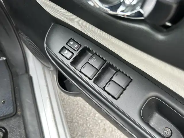 日産 ノート e－パワー X Bアロー 静岡県 2020(令2)年 4.8万km ブリリアントシルバー 社外ナビ/・フルセグTV/・Bluetooth接続/・DVD再生/インテリジェントルームミラー/アラウンドビューモニター/エマージェンシーブレーキ/前後コーナーセンサー/プッシュスタート/スマートキー/スペアキー/ETC/オートライト/オートハイビーム/取扱説明書/保証書