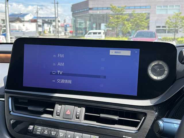 レクサス ＥＳ 300h バージョンL 福島県 2022(令4)年 0.5万km ソニッククォーツ サンルーフ/メーカーナビ/「AM/FM/フルセグTV/BT」/パノラミックビューモニター/パワートランク/セーフティセンス/3眼LEDオートヘッドライト/レザーシート/純正18インチアルミホイール/前後ドライブレコーダー/ビルトインETC2.0/フロントメモリー付きパワーシート/シートヒーター＆シートエアコン/ステアリングヒーター/パドルシフト/電動リアサンシェード/AC１００V/電動パーキング/オートホールド/キーレス